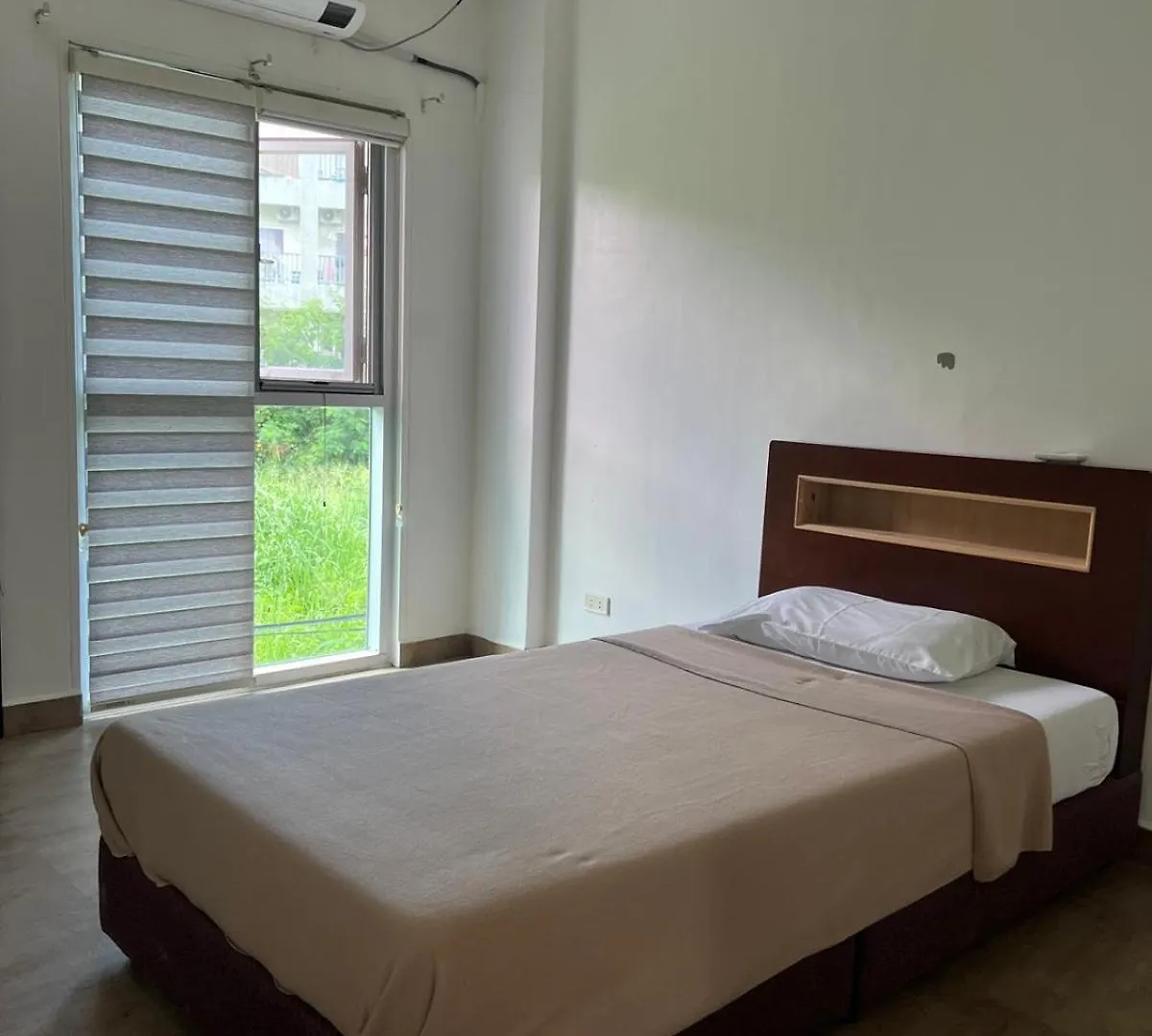 Clark Condo Near Crk Airport And Crk Parade Grounds Fort Stotsenburg 0*,